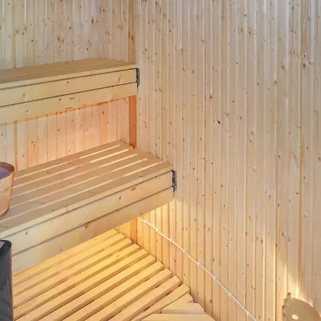 Дом отдыха Lovely In With Sauna